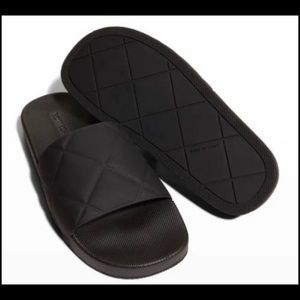 Bottega Veneta puffy pool slide sandal black size 7 (37)